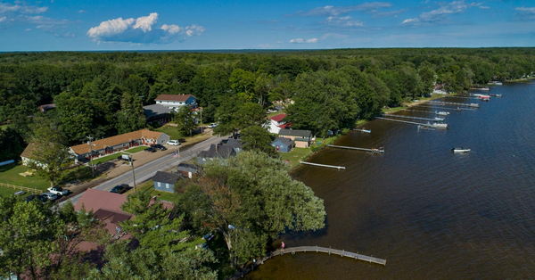 CJs UP North Inn (Browns Motel) - Web Listing (newer photo)